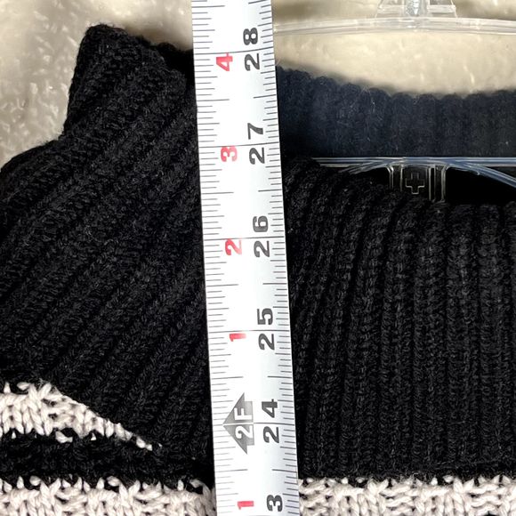 Gap Sz L Split Hem Turtleneck Sweater Merino Fine Wool Black & White Stripes - Picture 9 of 10